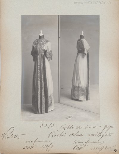 Albumisivu: House of Worth, päivällinen tekijältä Photographer French