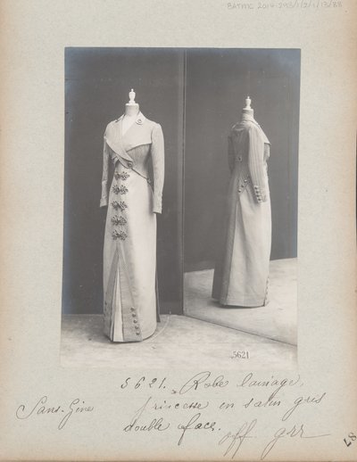 Albumisivu: House of Worth, Dress tekijältä Photographer French