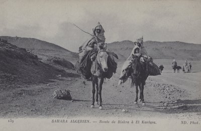 Matkustajat Algerian Saharassa tiellä Biskrasta El Kantaraan (m/v kuva) tekijältä Photographer French
