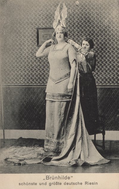Brunhilde, kaunein ja pisin saksalainen jättiläinen (m/w kuva) tekijältä Photographer German