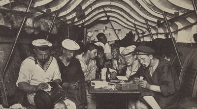 Miehistön asuintilat saksalaisessa sukellusveneessä (m/v kuva) tekijältä Photographer German