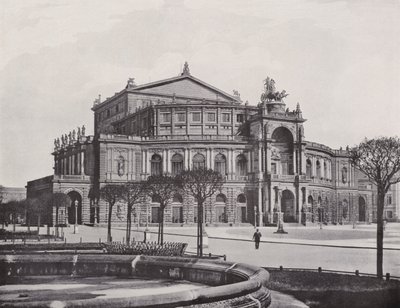Royal Court Theatre (m/w kuva) tekijältä Photographer German