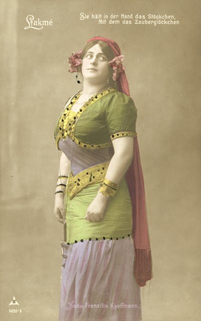 Hedwig Franzillo Kauffman Lakmena (värikuva) tekijältä Photographer German