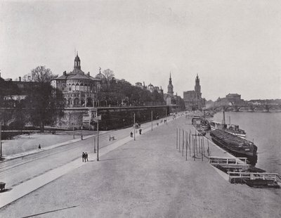 Royal Belvedere ja höyrylaivan laskeutumispaikka (m/w kuva) tekijältä Photographer German