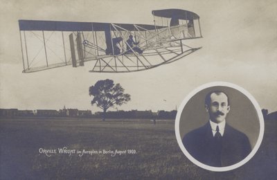 Orville Wright lentää lentokoneella Berliinissä elokuussa tekijältä Photographer German