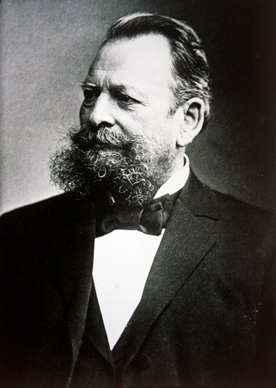 Peter Paul von Mauser (valkoinen kuva) tekijältä Photographer German