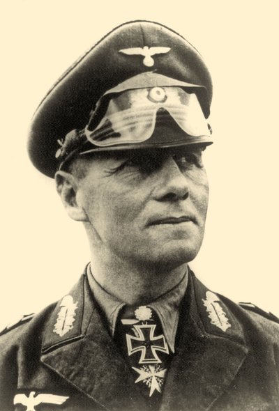 Kenraali Erwin Rommelin muotokuva n. 1942 (b/w kuva) tekijältä Photographer German