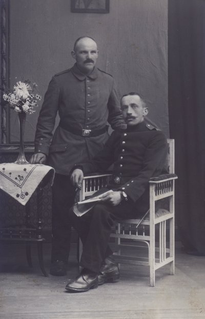 Kahden saksalaisen sotilaan muotokuva (m/w kuva) tekijältä Photographer German
