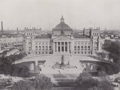 Reichstag-rakennus ja Bismarck-monumentti (m/w kuva) tekijältä Photographer German