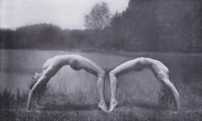 Kaunis keho, fyysinen kulttuuri naisille (s/w valokuva) tekijältä Photographer German