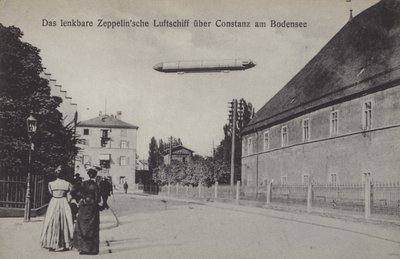 Zeppelin lentää Konstanzin yllä Saksassa (m/w kuva) tekijältä Photographer German