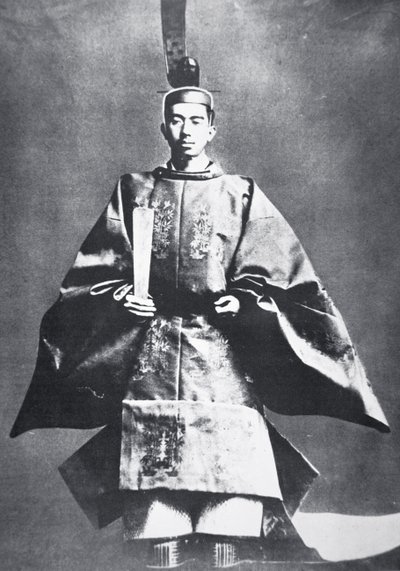 Hirohito, Japanin keisari valtaistuimellaan tekijältä Photographer Japanese