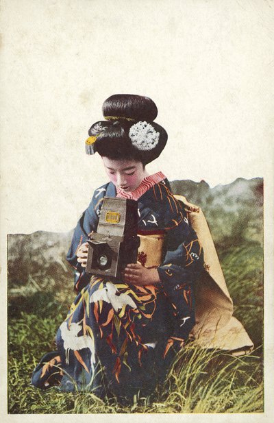 Japanilainen nainen yllään perinteinen puku (värikuva) tekijältä Photographer Japanese