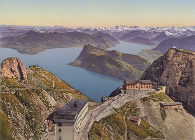 Pilatus-Kulm (2133m sm) Luzernin järvi ja Alpit (värikuva) tekijältä Photographer Swiss