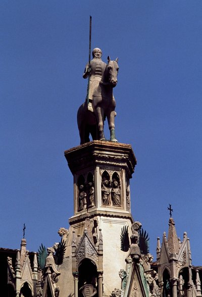 Cansignorio della Scalan ratsastuspatsas, Cansignorio della Scalan hauta, Bonino da Campionen (1325-1397) teos, Scaligerin haudat, Verona, Veneto, Italia tekijältä Blaise Nicolas Le Sueur