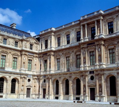 Arkkitehtuuri: näkymä neliön sisäpihalle Louvressa. Toteuttanut Pierre Lescot (1515-1578) tekijältä Pierre Lescot