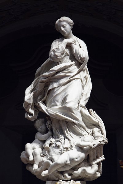 Immaculate Conception, Santa Maria Immaculate asetettu skenografisen kappelin alttarille 1669-70 (marmori) tekijältä Pierre Puget