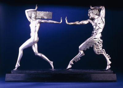 Nymfi ja faun ryhmä, 1900-luku (hopeaa pronssia marmorialustalla) tekijältä Pierre le Faguays