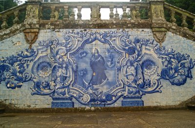 Koristepaneeli, jossa Neitsyt Maria murskaamassa käärmettä, Lamego, Portugali. 1738 tekijältä Portuguese School