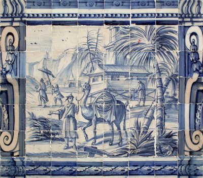 Kohtaus kamelin kanssa Aasiassa - Azulejos, maalattu fajanssi tekijältä Portuguese School