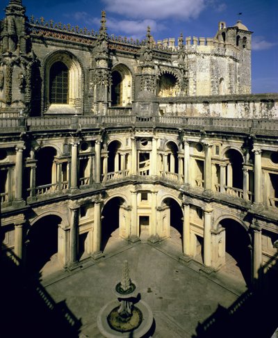 Näkymä Claustro dos Felipesille, valmistui vuoden 1584 jälkeen tekijältä Portuguese School