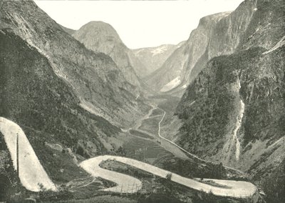 Zig-Zag-tie ja vesiputoukset, Stalheim, Norja, 1895. tekijältä Poulton and Co