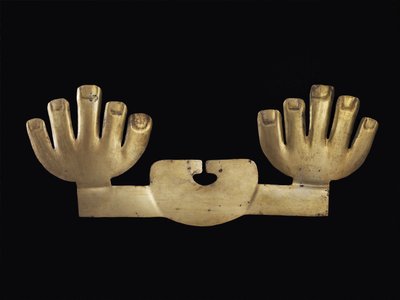 Nenäkoriste käsillä, mahdollisesti Moche tekijältä Pre Columbian Pre Columbian