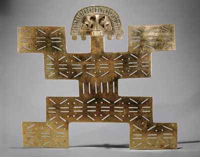 Valettu Tumbaga pectoral, Huaca del Dragon, Caldas, Kolumbia, Tolima tyyli (kulta) tekijältä Pre Columbian