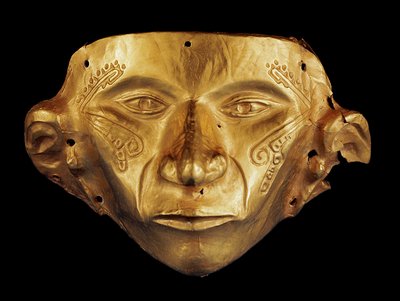Esikolumbialainen naamio Tierradentron arkeologisesta puistosta, Alto de San Andresista Kolumbiassa (kulta) tekijältä Pre Columbian Pre Columbian