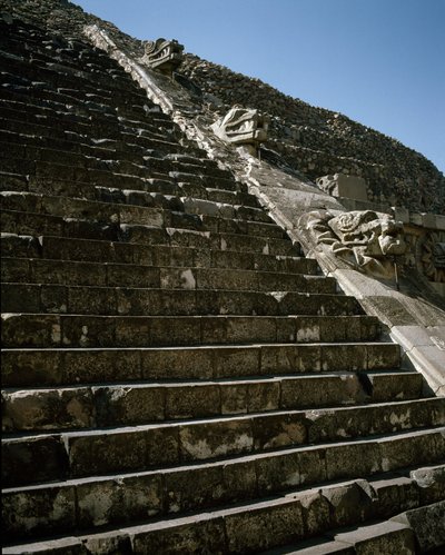 Sulkukäärmeen temppelin portaat tekijältä Pre Columbian Pre Columbian