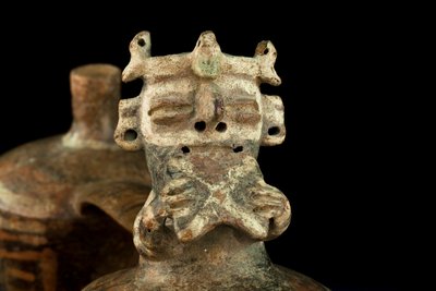  tekijältä Precolombian Precolombian