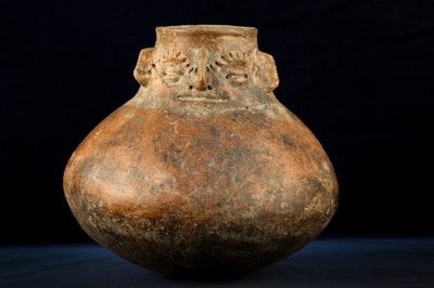  tekijältä Precolombian Precolombian