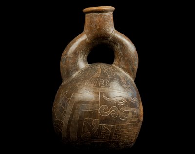 Jalustakahvallinen maljakko / Culture Chavin (terrakotta) tekijältä Precolombian Precolombian