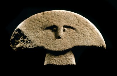 Esihistoriallinen taide: rautakaudella veistetyt hahmot. 1100-800 eaa. La Spezia, Lunigianan sivilisaation kunnallinen museo tekijältä Prehistoric Prehistoric