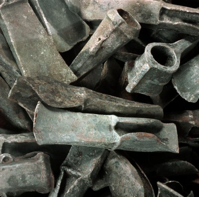Esihistoria: Ardea-tyyppinen kirves Ardean nekropolista, Laziosta. Rautakausi. 8. vuosisadalla eaa. Rooma, Luigi Pigorinin kansallinen esihistoriallisen etnografian museo tekijältä Prehistoric Prehistoric