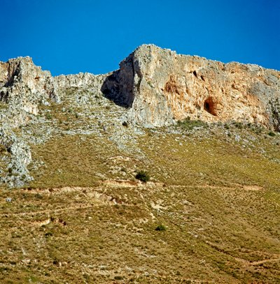 Esihistoria: Monte Palmeton kreeta, jonka luola on peräisin paleoliittikaudelta. Monte Palmeto, Palermo (Palermo), Italia tekijältä Prehistoric Prehistoric