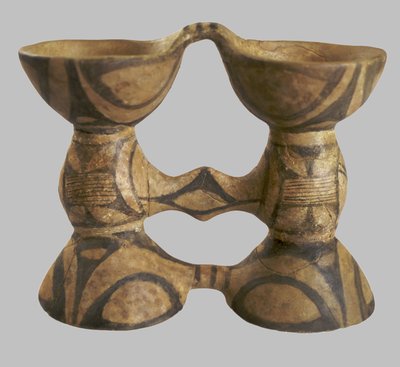 Kiikarin muotoinen alus, 4250-3850 eaa tekijältä Prehistoric Russian Culture
