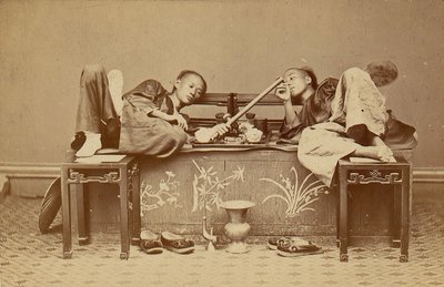 [Oopium Smokers], 1870-luku. tekijältä Pun Lun