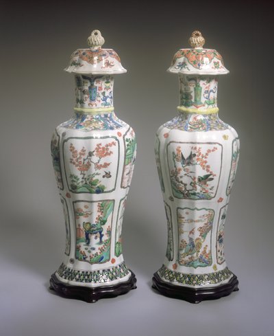 Pari Kiinan vientimaljakoita ja -kansia, Kangxi-kausi (1662-1722) (posliini) (katso myös 272196) tekijältä Qing Dynasty Chinese School