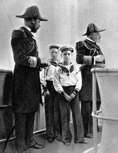 Kuningas Edward VII 1841-1910 poikansa Georgen kanssa 1865-1936 ja kahden vanhimman pojanpoikansa kanssa, 1908 tekijältä Queen Alexandra