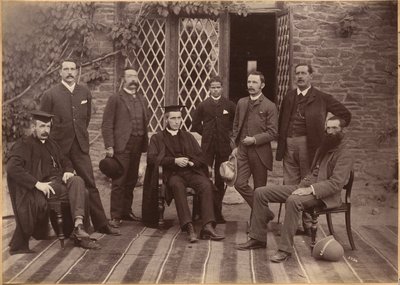Bishop Cotton Schoolin rehtori ja opettajat, Shimla (etupuoli) tekijältä Raja Deen Dayal