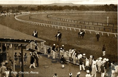 The Race-Course, Poona, n. 1900-30 (seepiakuva) tekijältä Raphael Tuck and Sons