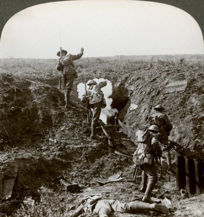 Brittiläiset sotilaat hyökkäämässä Hindenburgin linjaa vastaan, ensimmäinen maailmansota, 1917-1918. tekijältä Realistic Travels Publishers