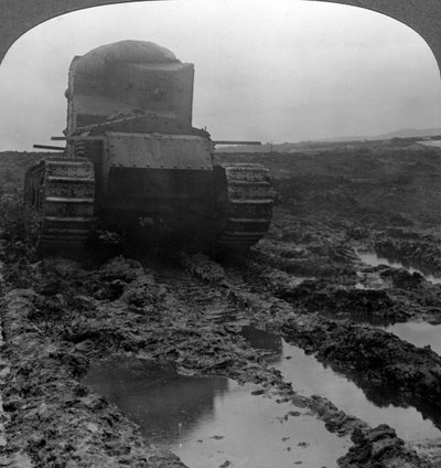 Whippet-tankki mutaisella taistelukentällä, Morcourt, Ranska, ensimmäinen maailmansota, 1918. tekijältä Realistic Travels Publishers