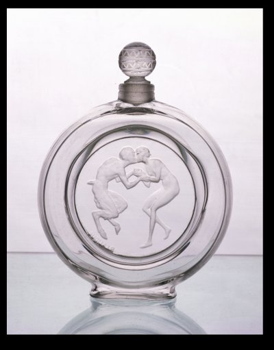 Le Baiser du Faune, kirkas lasinen tuoksupullo Molinardille, Lalique, kirkas lasi. tekijältä Rene Jules Lalique