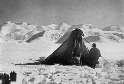 Dr. Wilson luonnostelee Beardmoren jäätiköllä, 13. joulukuuta 1911, 1913 tekijältä Robert Falcon Scott