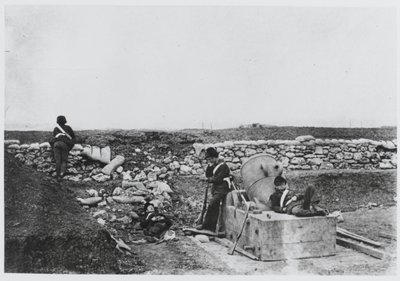 Hiljainen päivä Mortar Batteryssa, Krimillä tekijältä Roger Fenton
