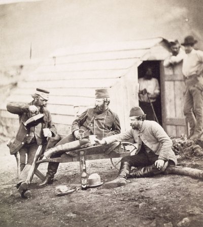 Hardships in the Camp (eversti Lowe ja kapteenit Brown ja George), 1855 (albumiiniprintti märästä kolloodianegatiivista) tekijältä Roger Fenton