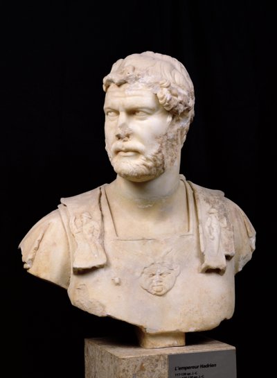 Kreetalta löydetty keisari Hadrianuksen (76-138) rintakuva (marmori) tekijältä Roman