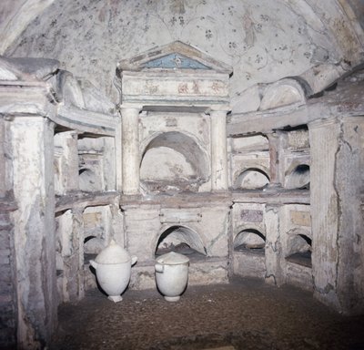 Columbarium - Pomponis Hylaxin hauta tekijältä Roman